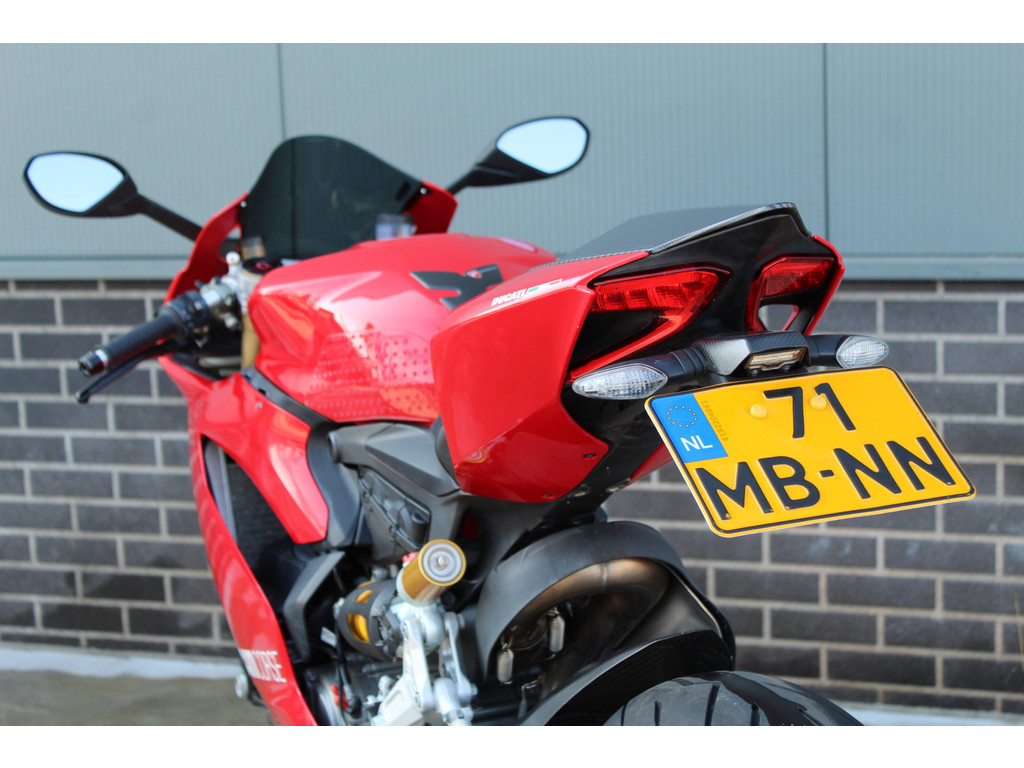 45823231-24.jpg