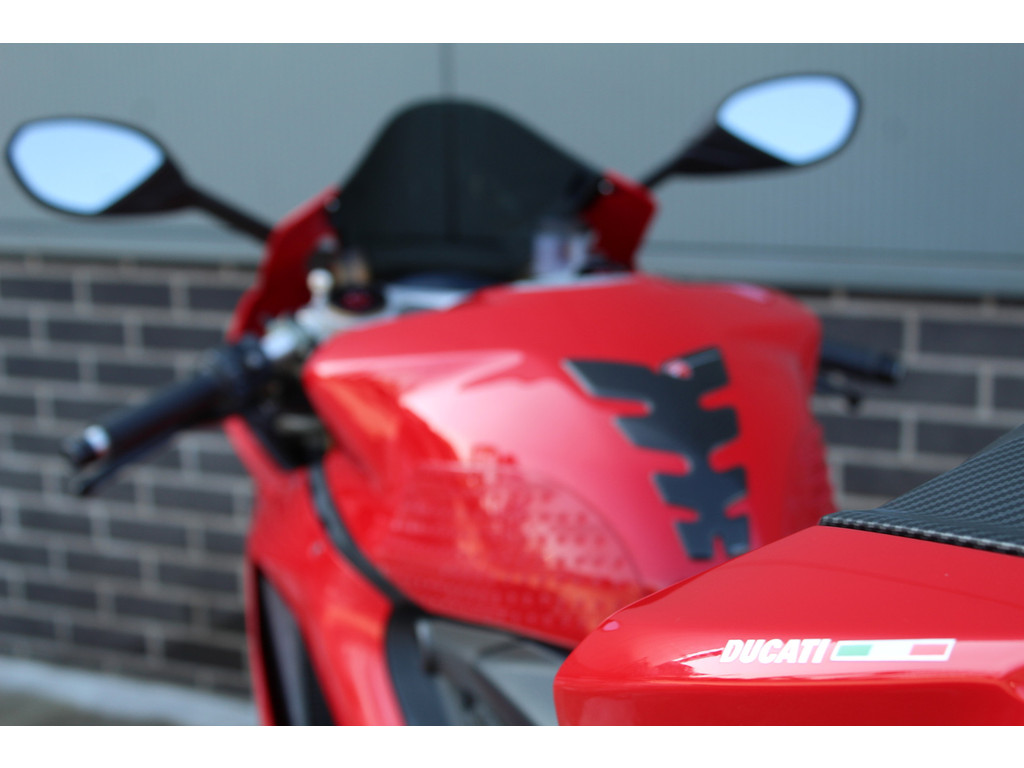 45823231-26.jpg